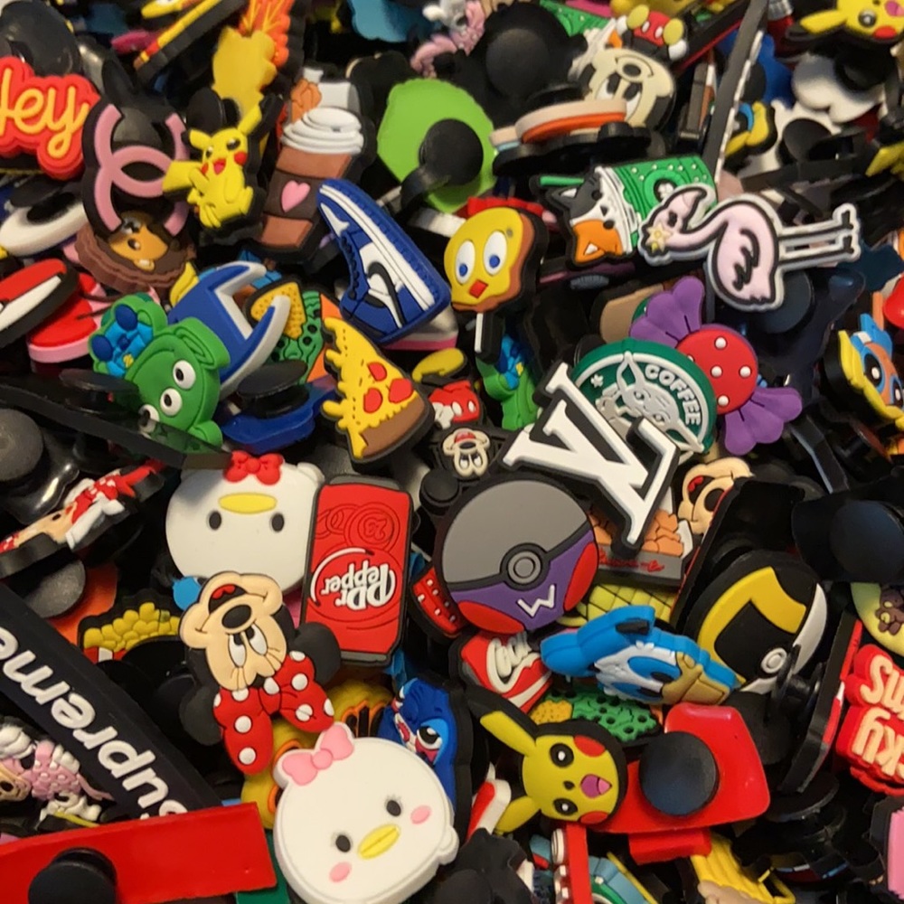 10 mystery jibbitz - Picture 3 of 5